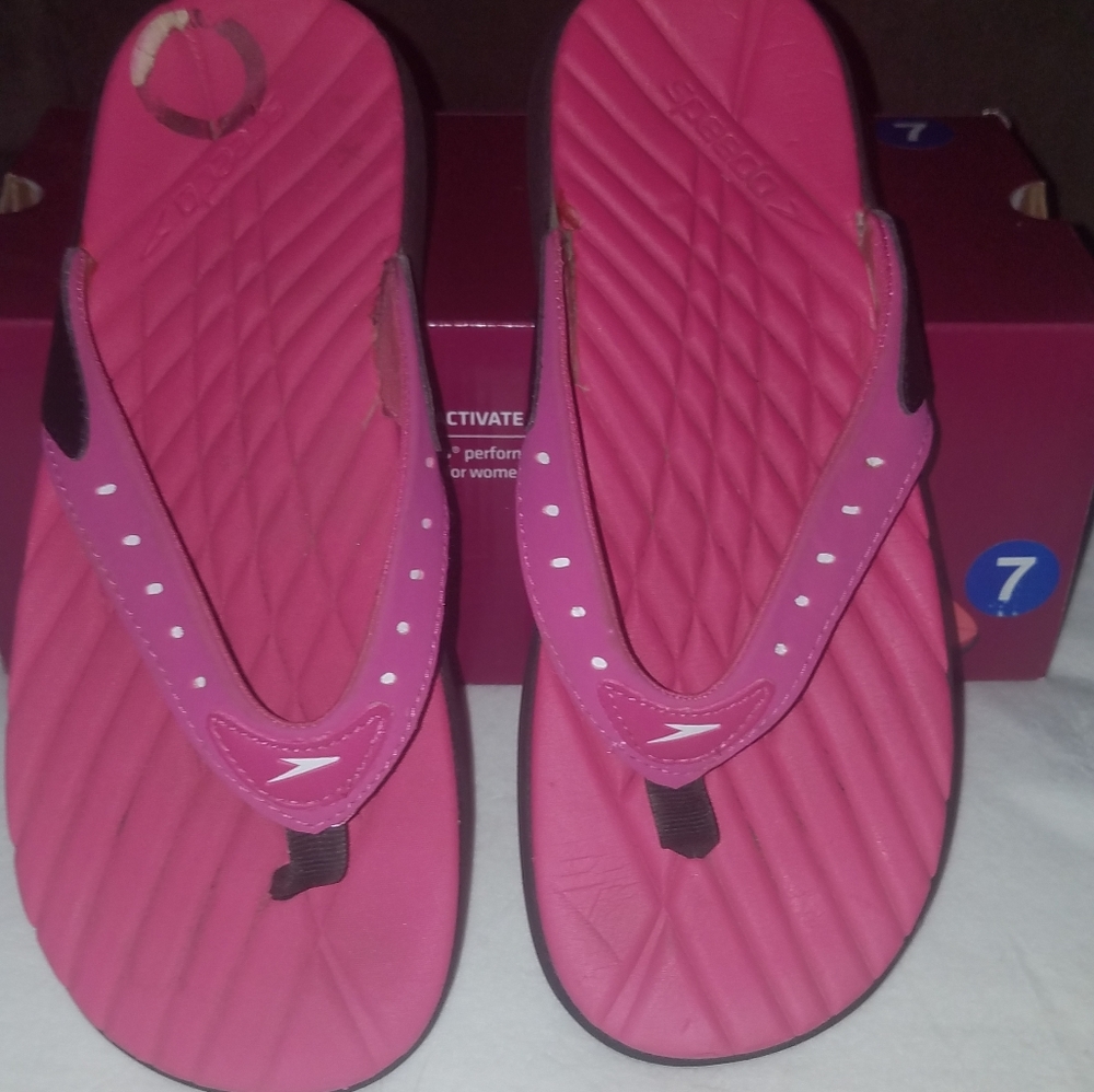 Speedo womens Activate thong sandals sz7